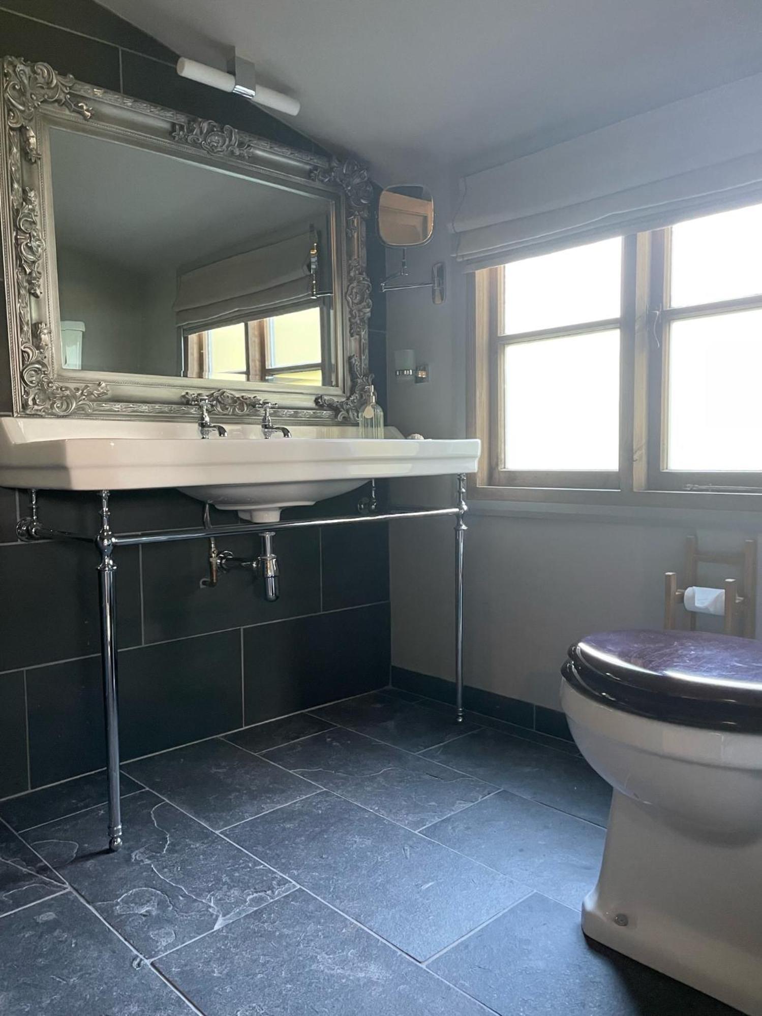Villa Faraway Follies Llandegla Esterno foto