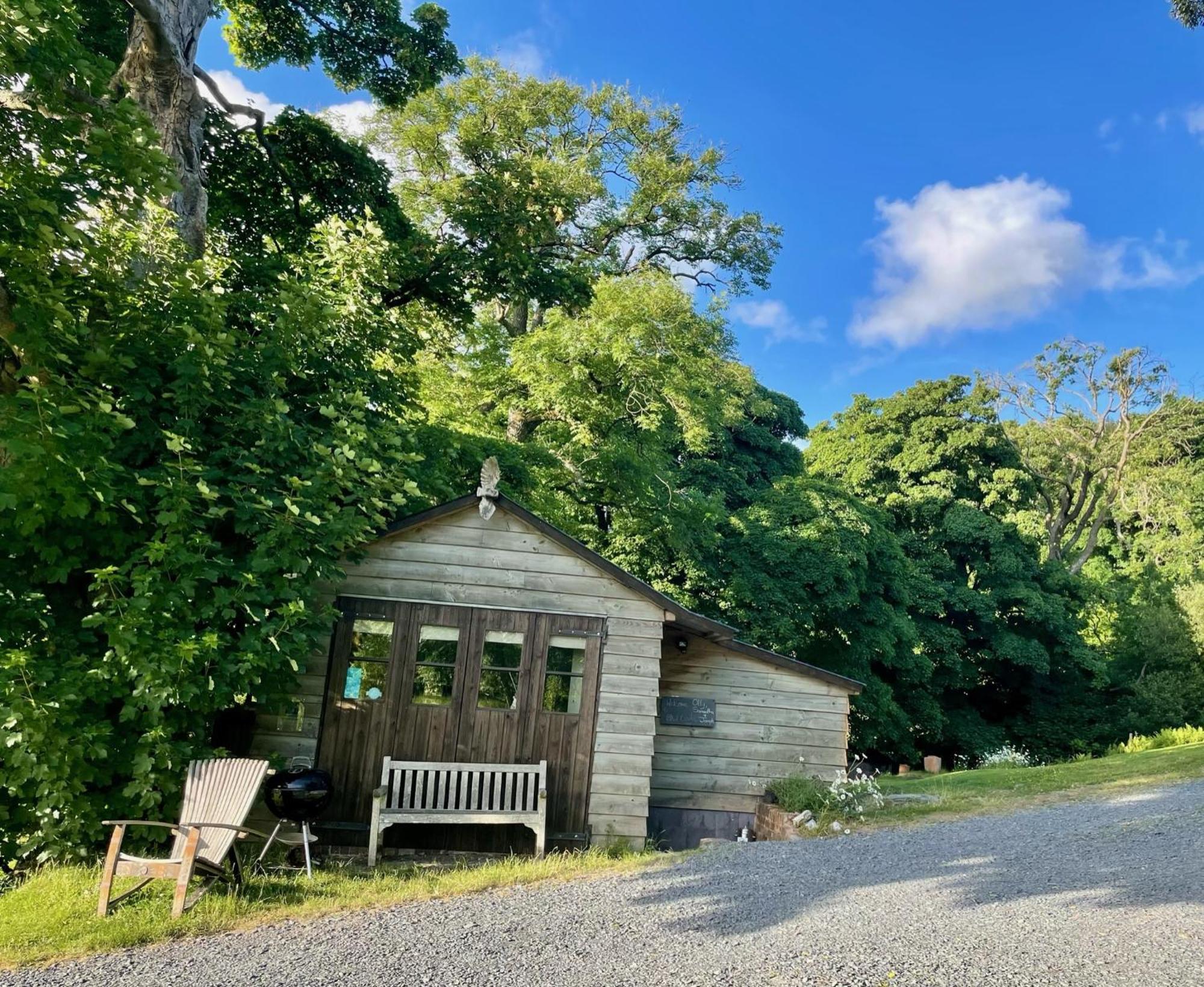 Villa Faraway Follies Llandegla Esterno foto