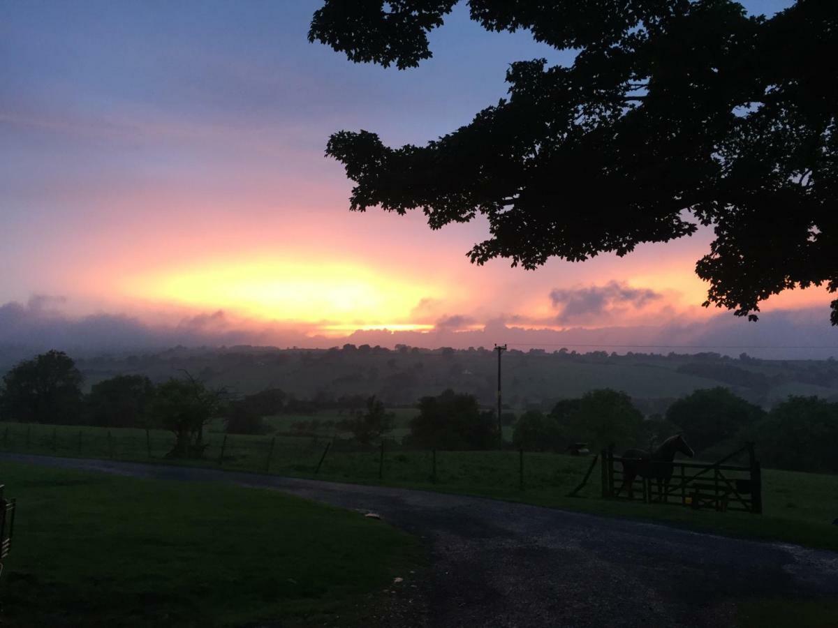 Villa Faraway Follies Llandegla Esterno foto